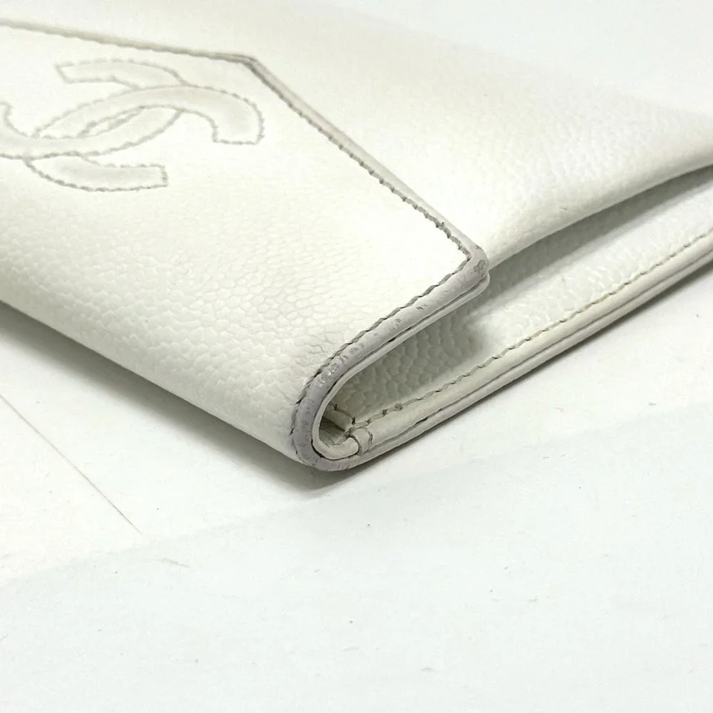 CHANEL Authentic White Caviar Leather Logo Wallet